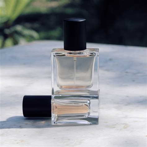 where to buy wholesale empty perfume bottles